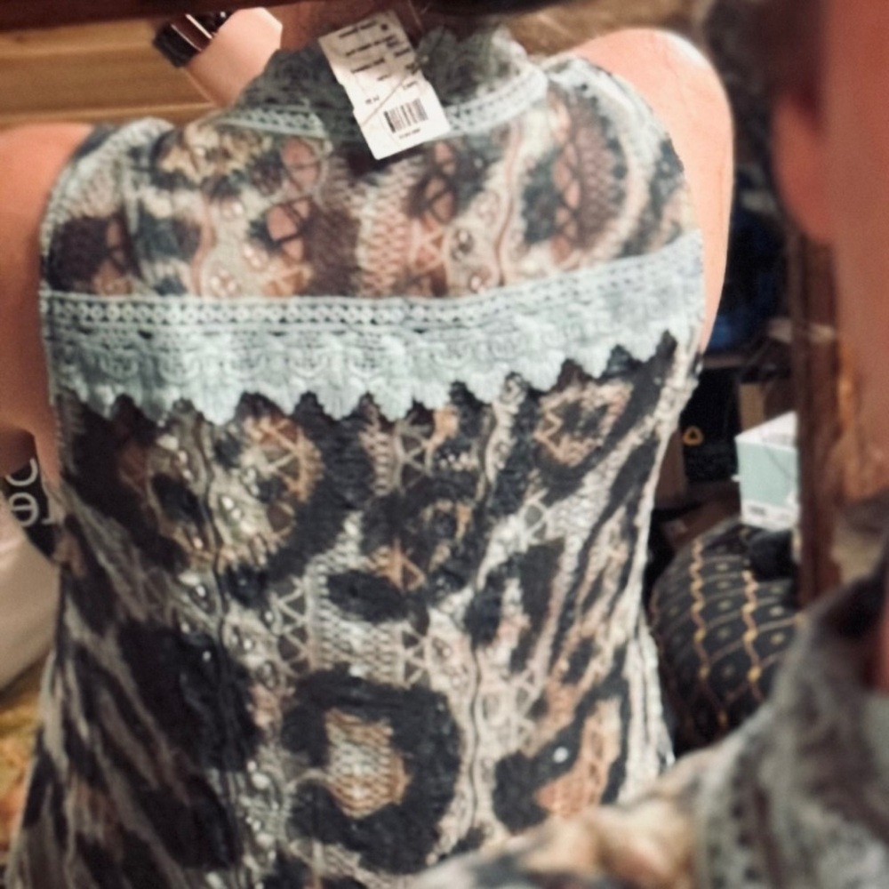 Gorgeous! Origami Leopard Print Sleeveless Tulle Hi-Lo Duster Vest — Price Firm - Picture 14 of 16